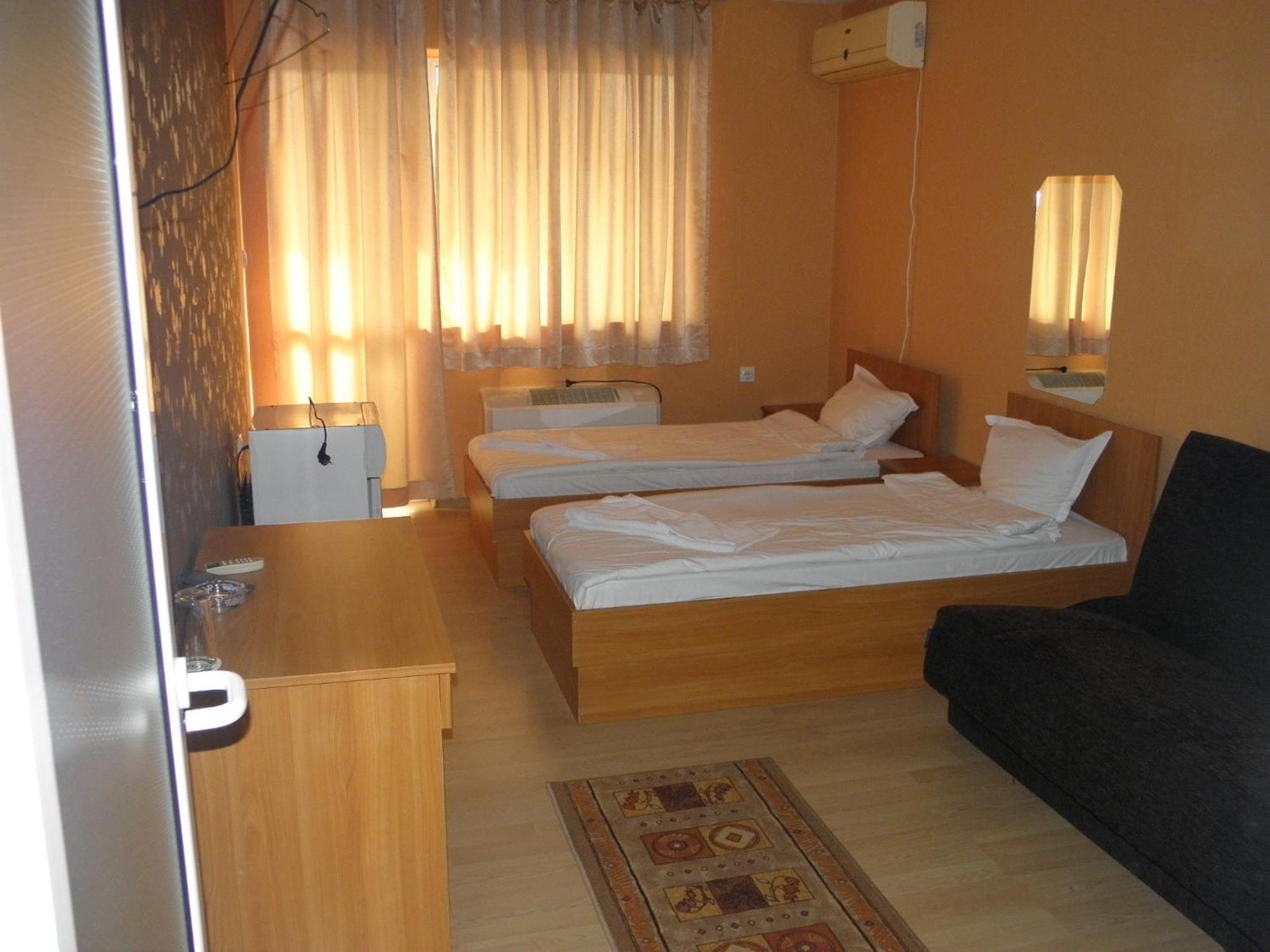 Hotel Pilevski Blagoevgrad Bagian luar foto