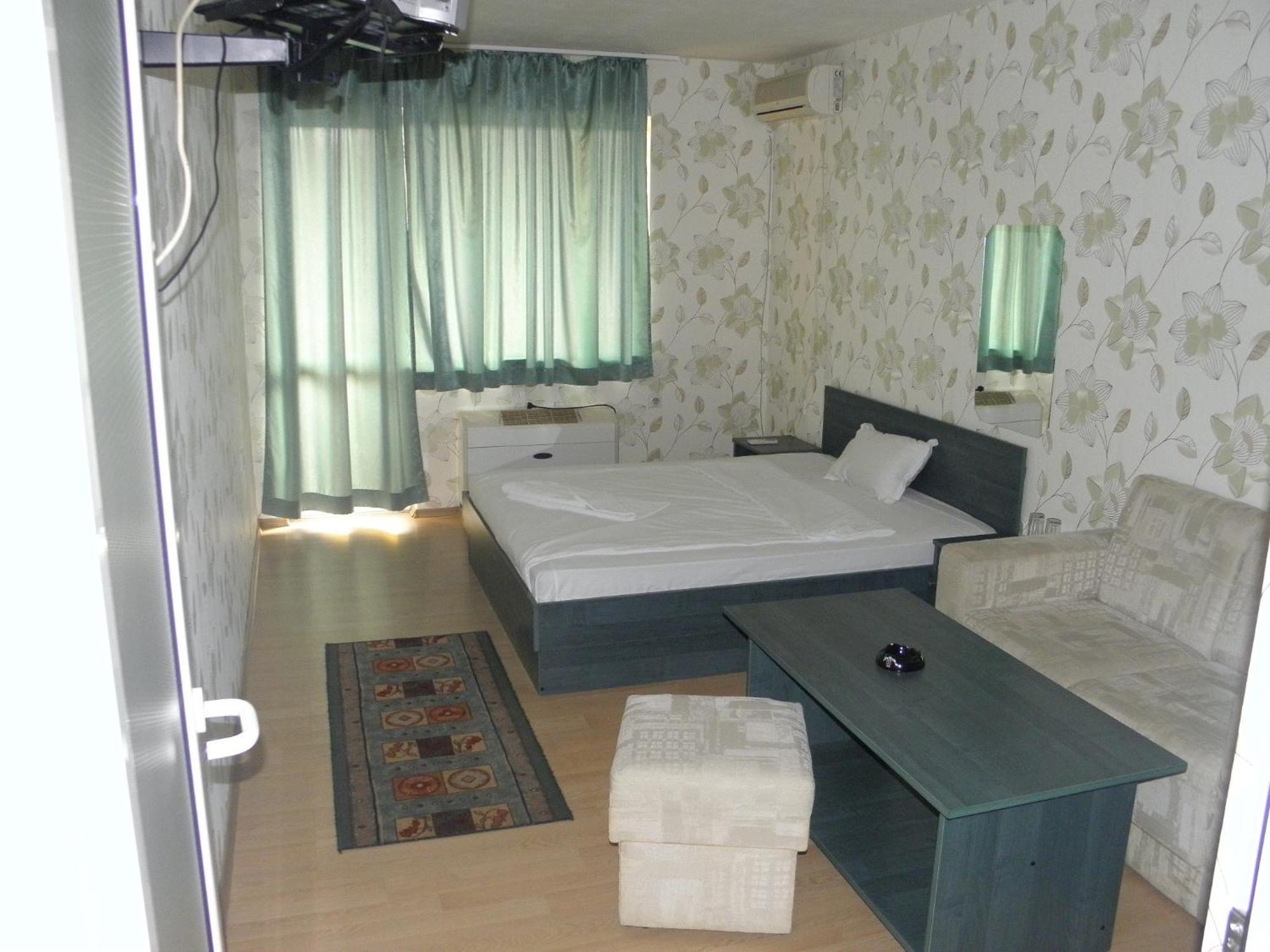 Hotel Pilevski Blagoevgrad Bagian luar foto